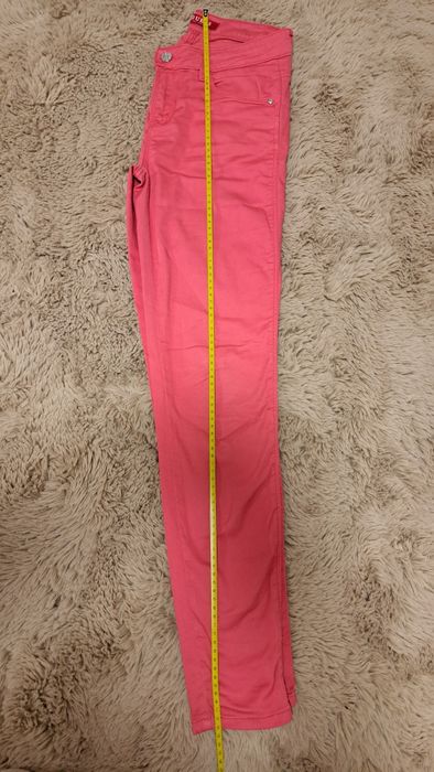 Pantaloni GUESS marimea 27