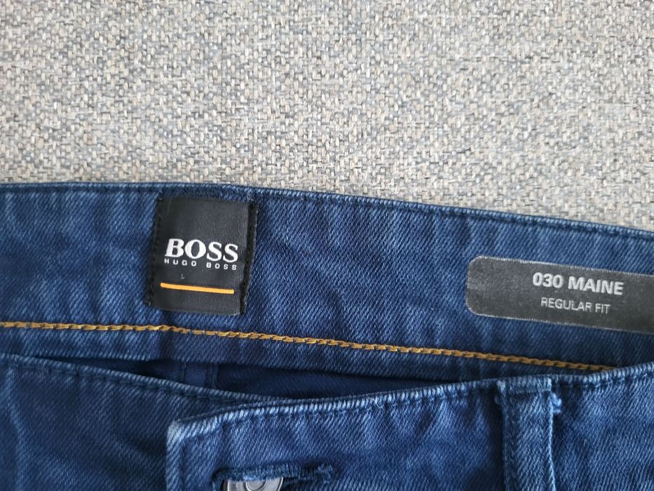 Vand pantaloni hugo boss