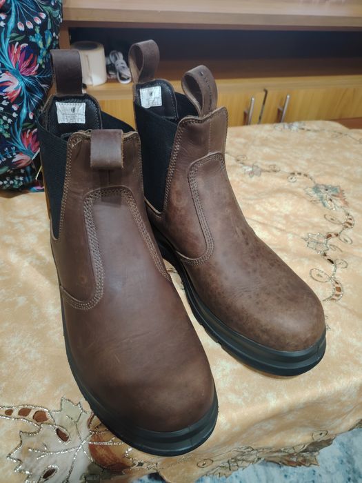 Vînd cizme bărbați S3 Carhartt piele naturală noi cu eticheta!!