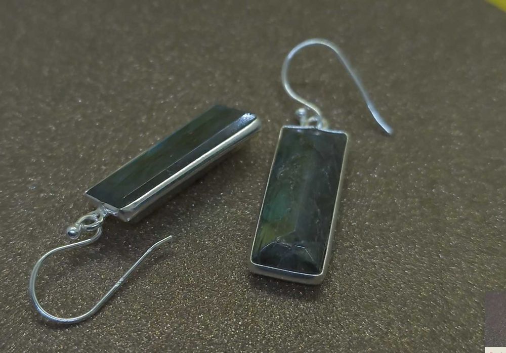 Cercei din argint cu labradorit fațetat – NOI