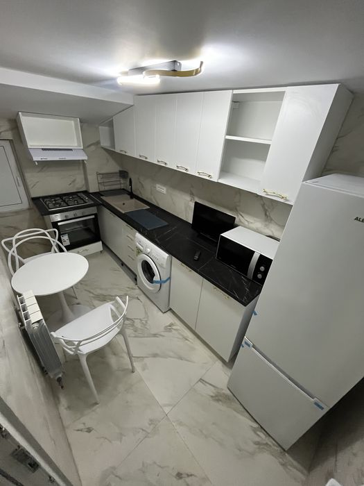 Chirie camera privata lux dar baia bucataria la comun centru tg cucu