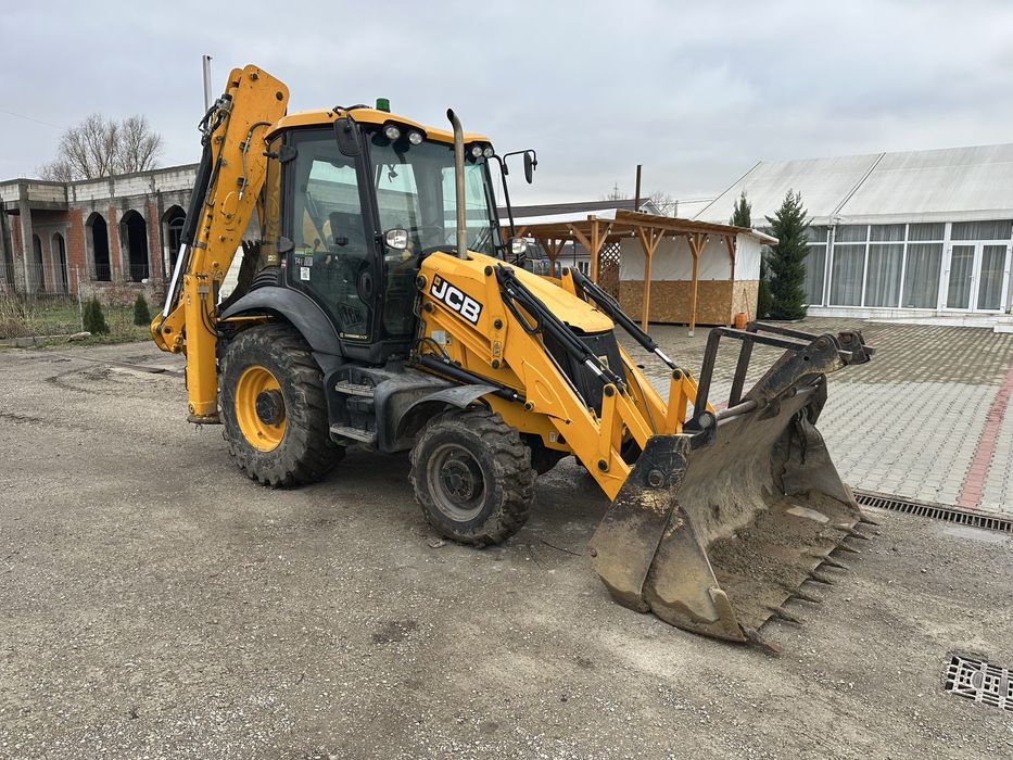 Inchiriez excavator 23t, 14t