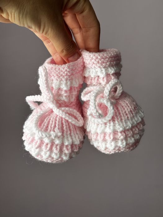 Детские вязаные пинетки