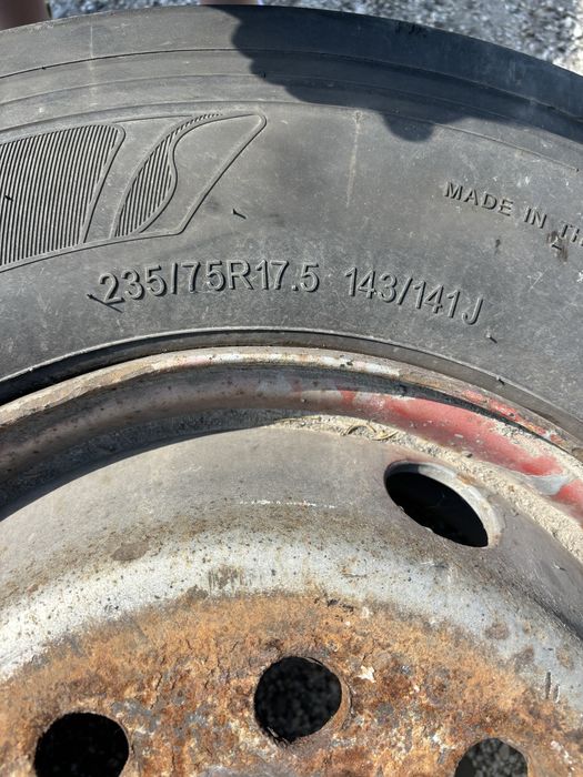 Гума с джанта 235/75/17.5