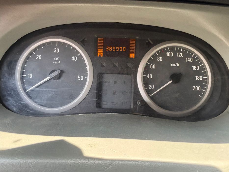 de vinzare opel vivaro 2.5