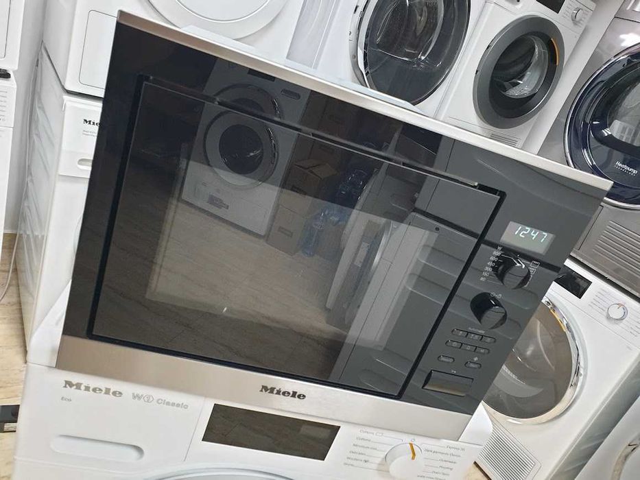 17L - Miele M6022 Микровълнова Фурна с Грил за вграждане
