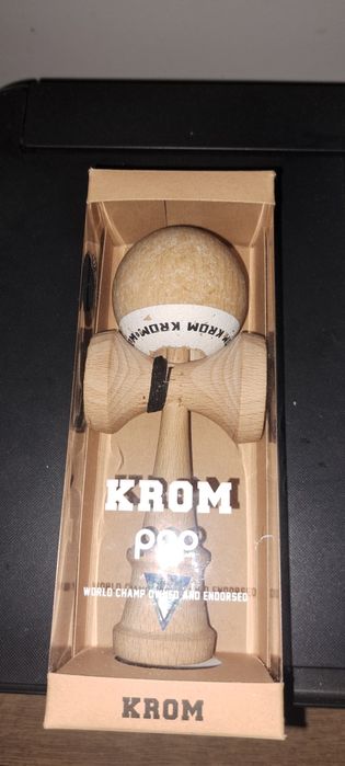 Kendama krom pop , ata de schimb, folosita