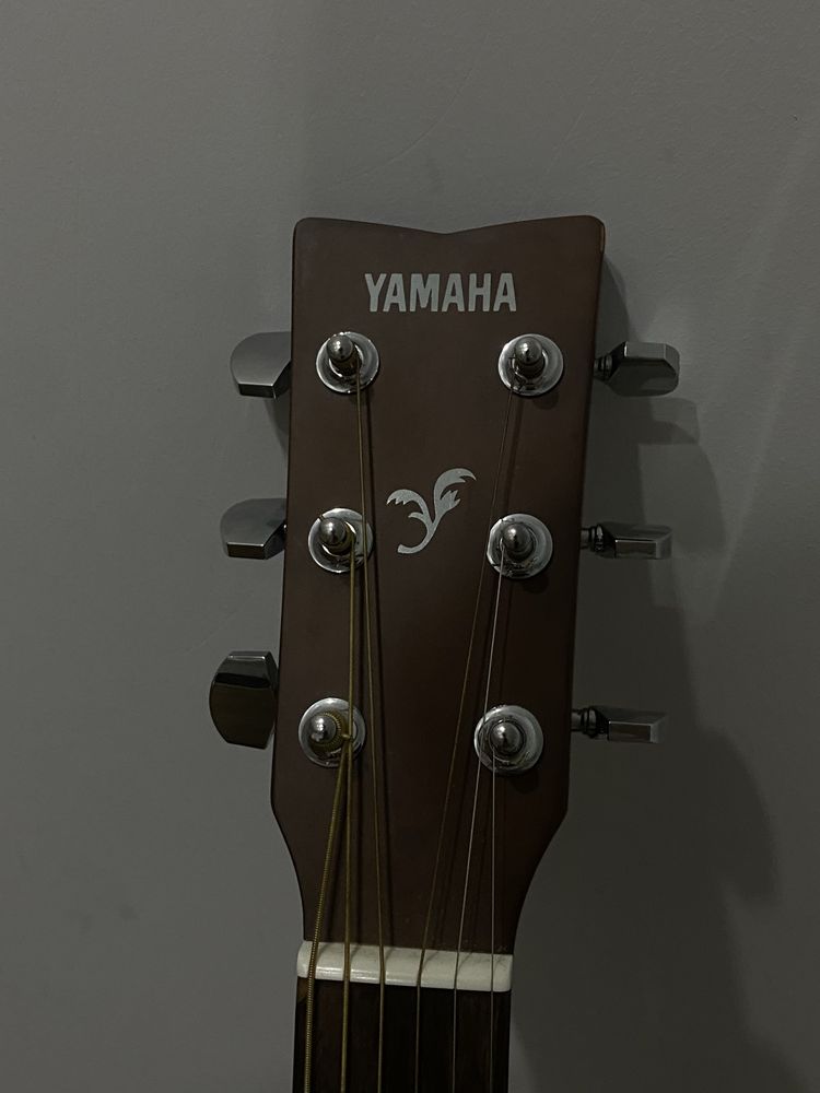 Продаю гитару YAMAHA F310