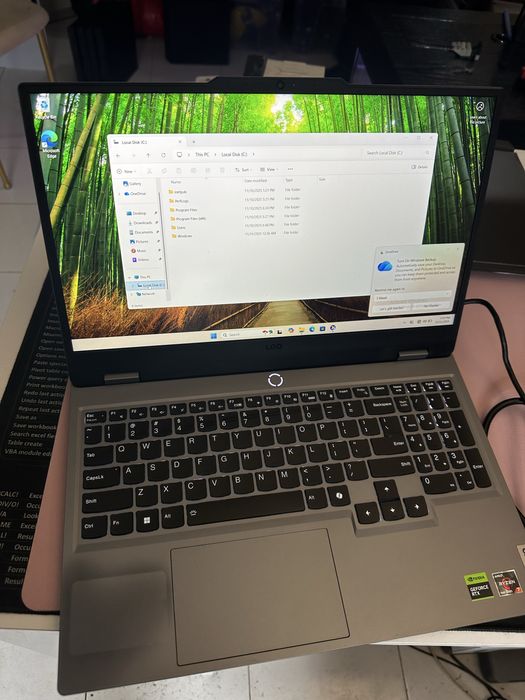 Lenovo LOQ gaming  Ryzen 7 RTX 4050 24GB 512GB ca nou baterie 100%