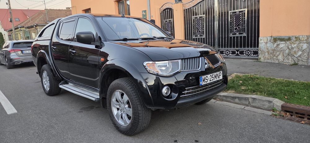 Mitsubishi L 200 climatronic funcțional 4x4