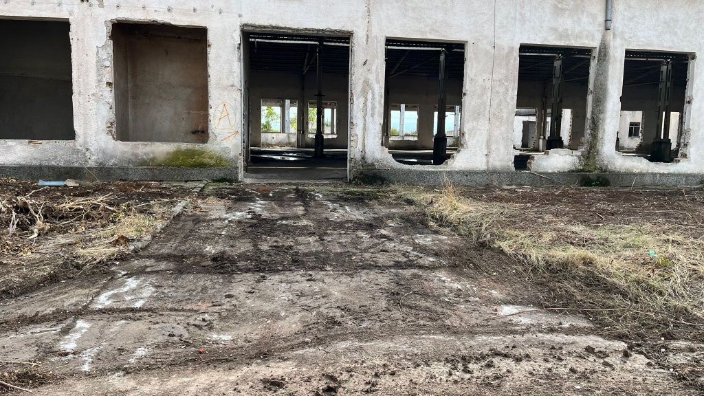 Продава се Промишлена сграда в Брезово - 30000 кв.м за 50 €/кв.м - Снимка #19