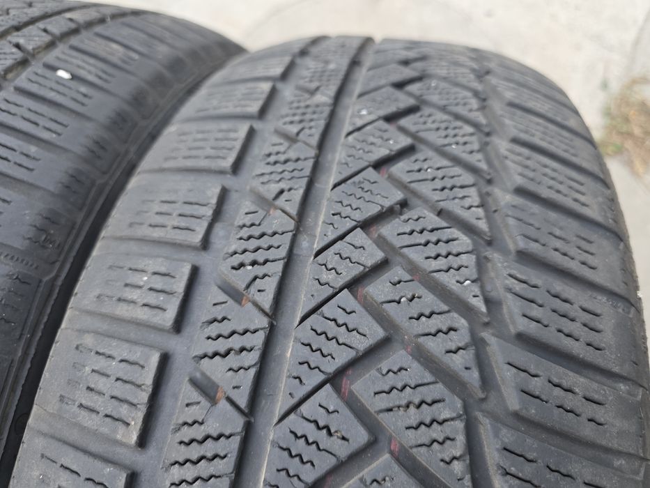 2бр Зимни гуми 235 55 19 - Continental