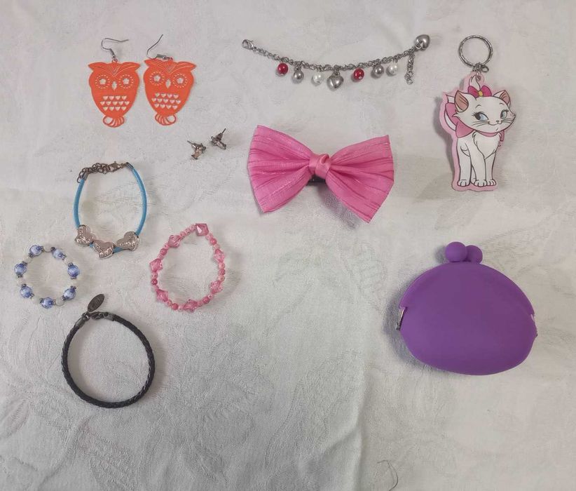Аксесоари за малко момиченце - 2 лв.