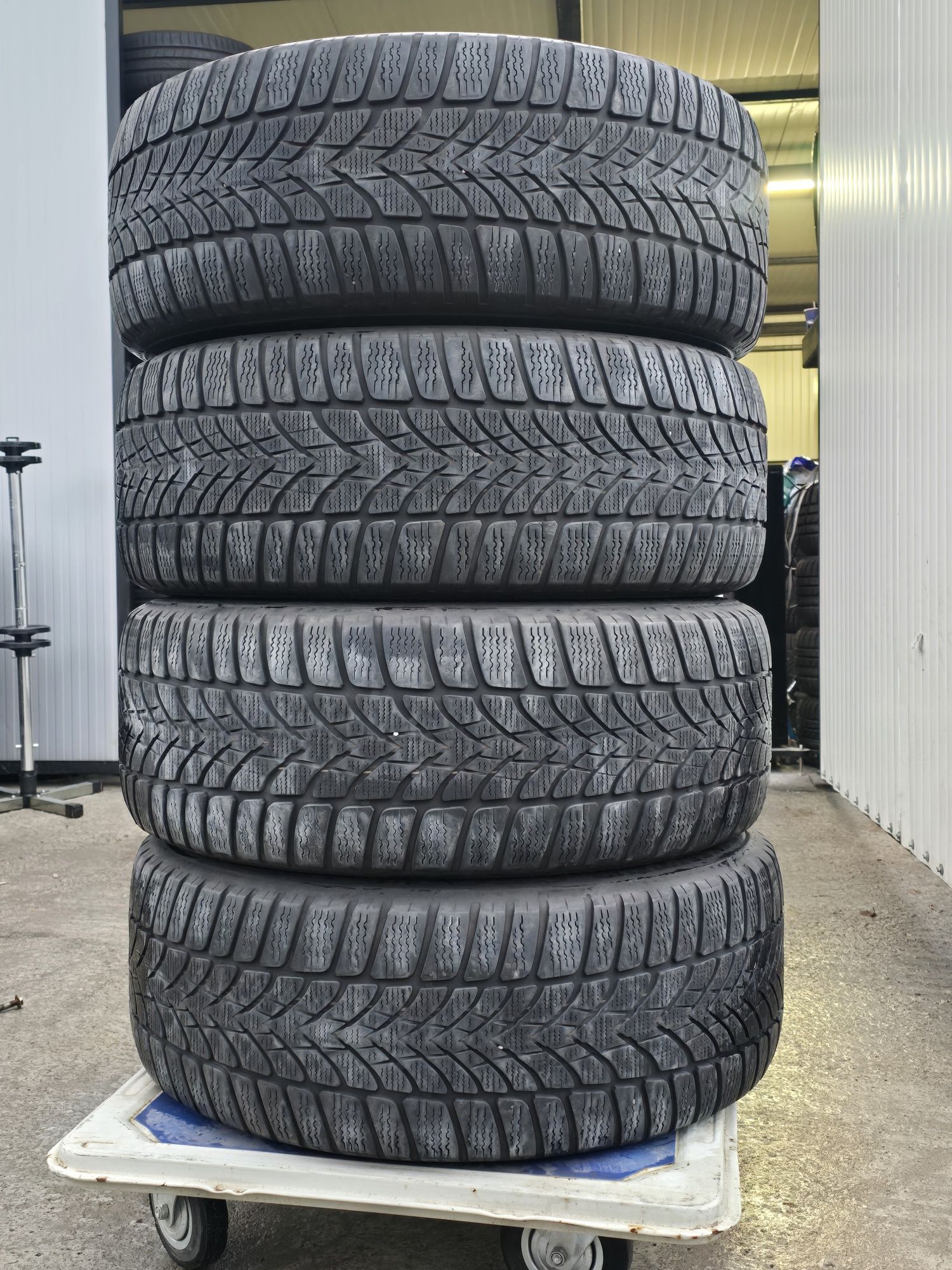4 Броя 225/55/17 Dunlop 2x5mm 2x4,8mm