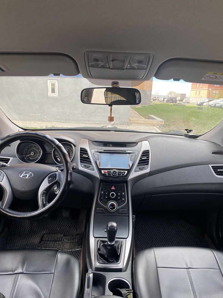 Продам  Hyundai Elantra MD 2015