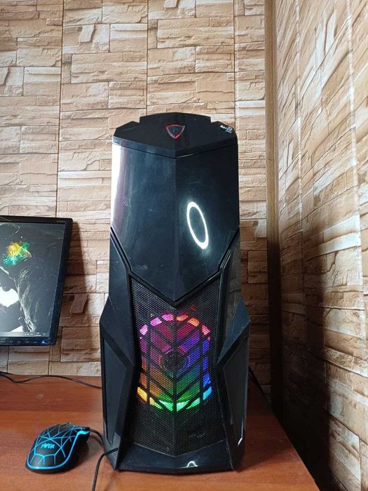 Игровой компютер сотилади core i7 CS2. GTA5.