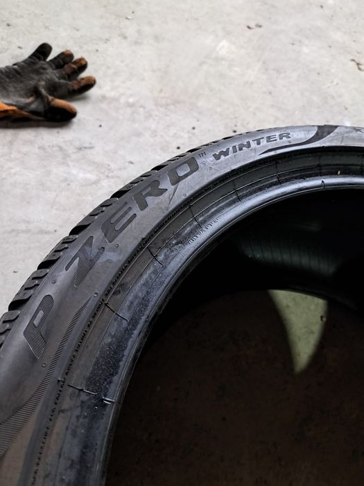 2 anvelope iarnă 275 35 r19 Pirelli
