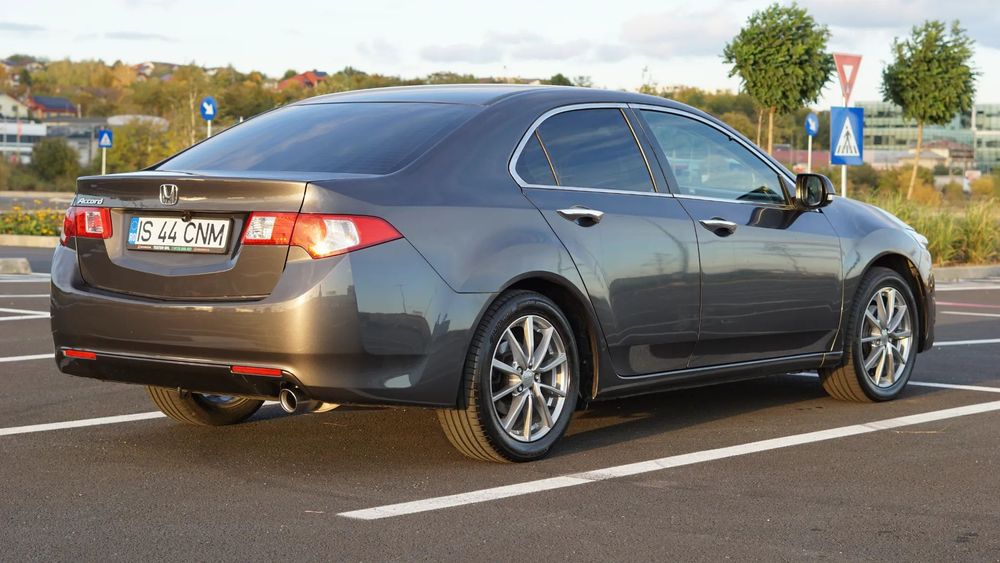 Honda Accord Honda Accord 8 2.0iConfort