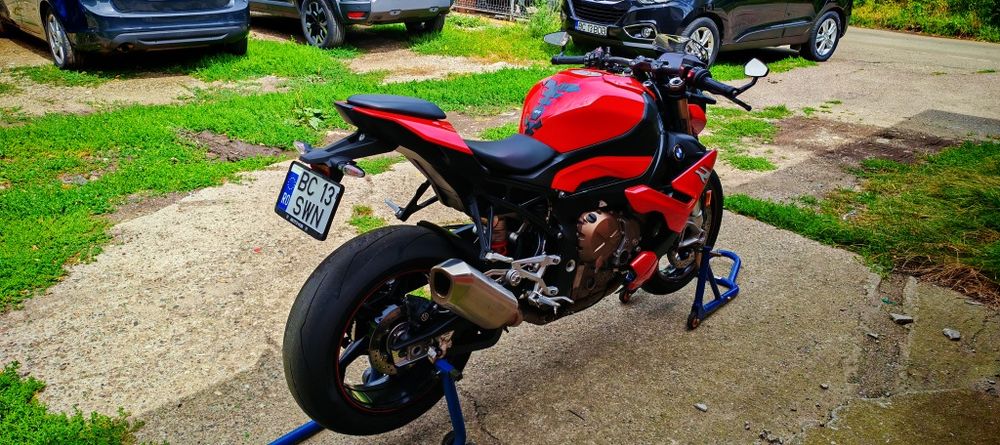 Bmw s1000r impecabil îngrijita ca la carte 13000 km
