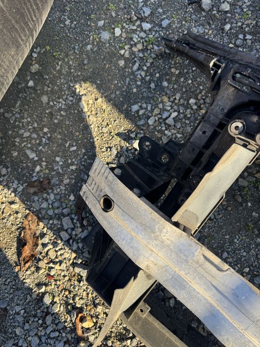 Ауди А3 Оригинална предна маска очиларка