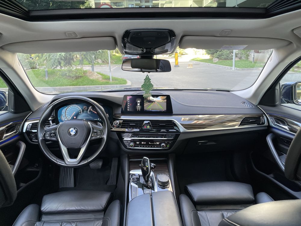 2018 BMW 520 xDrive LUXURY