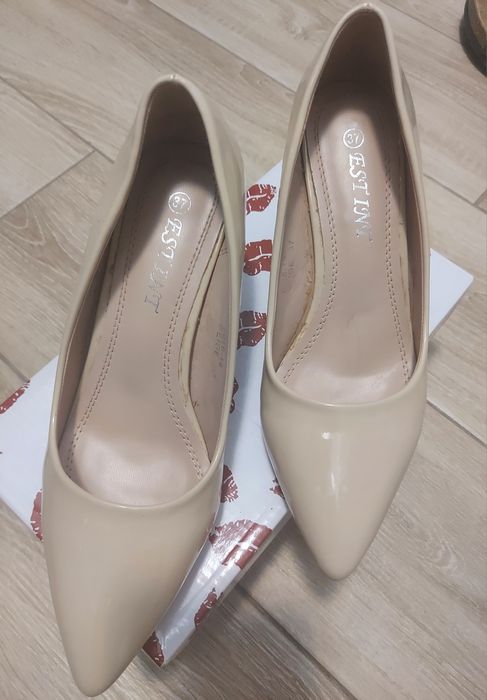 Pantofi stiletto bej de la Est Int