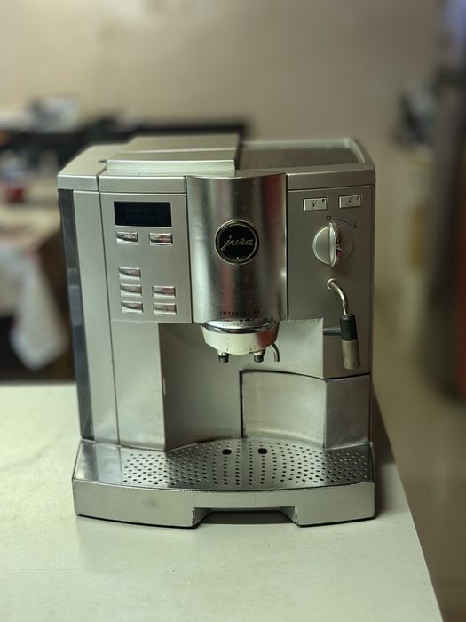 Vand aparat de cafea Jura Impressa s9
