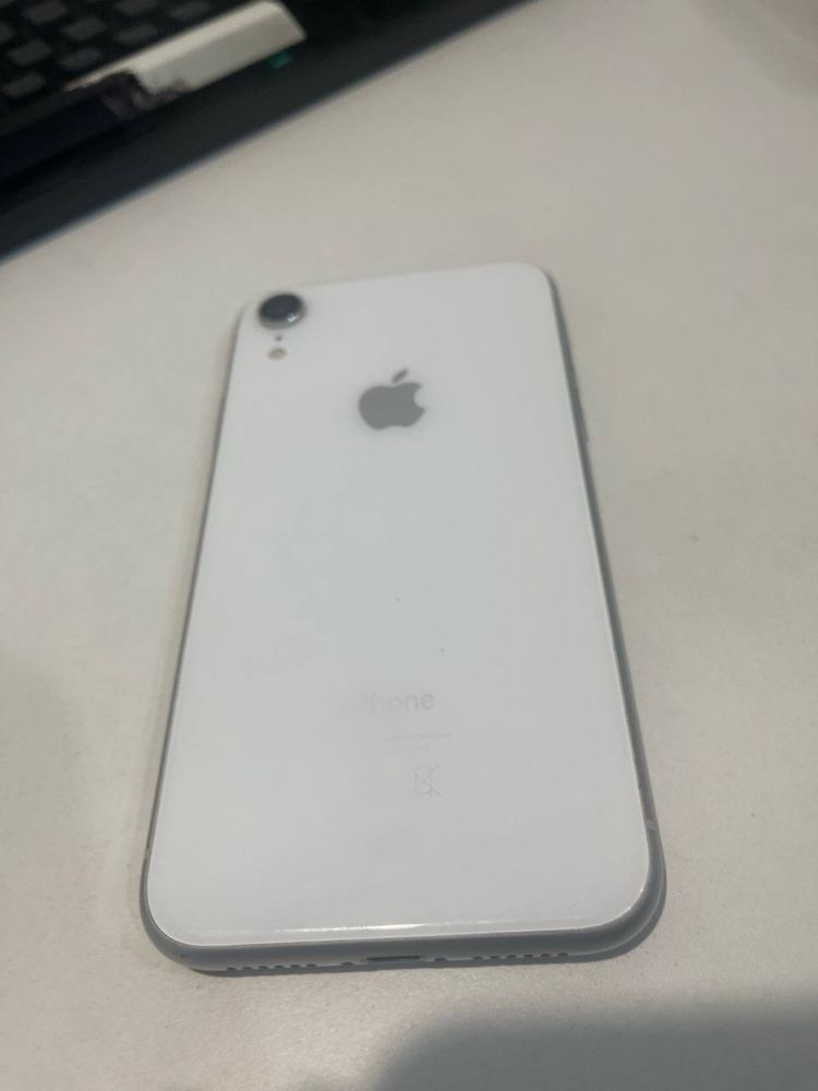 Iphone xr 128 , акб 79