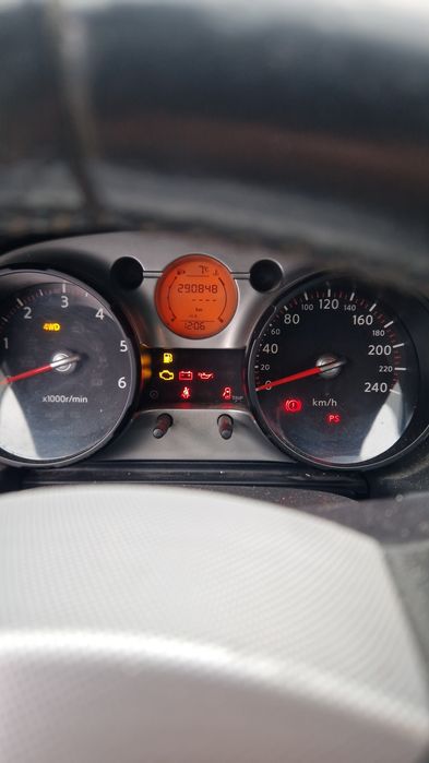 Vând nissan qashqai