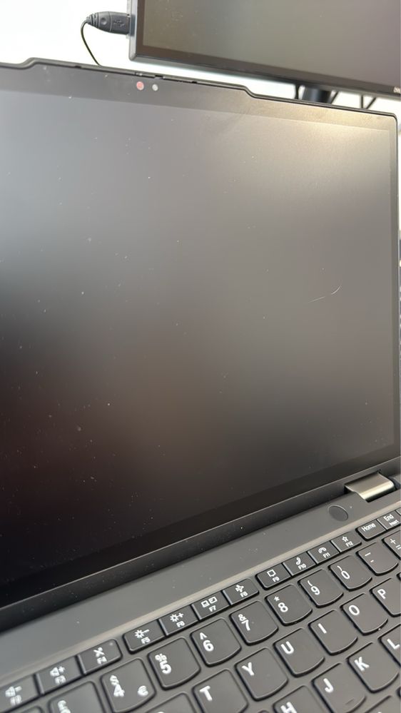 Продавам чисто нов лаптоп Lenovo x13 gen 5 - 2 в 1