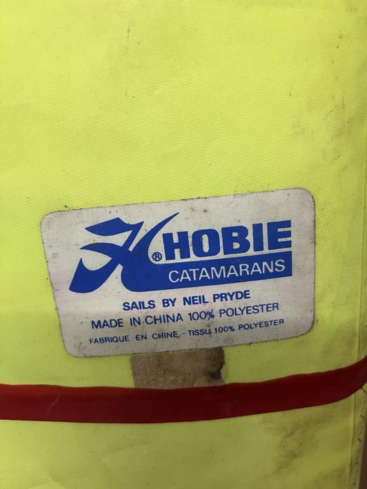 Платно за катамаран
