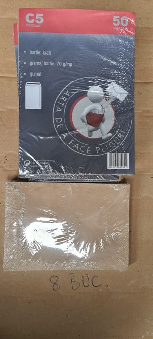 Plicuri diverse marimi