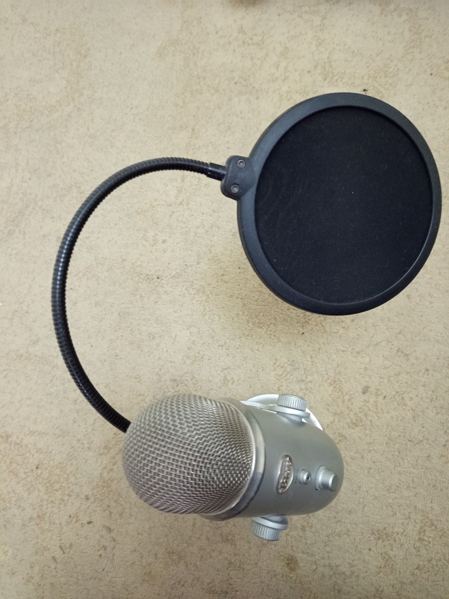 Микрофон "Blue Yeti"