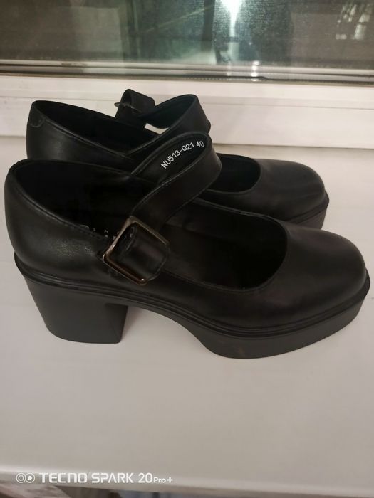 Новые кожаные туфли фирмы Рикер