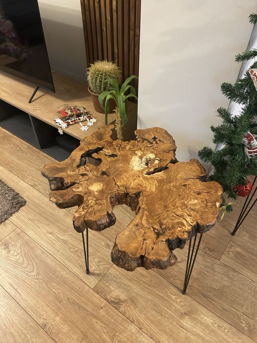 Уникална холна масичка от маслина и метал