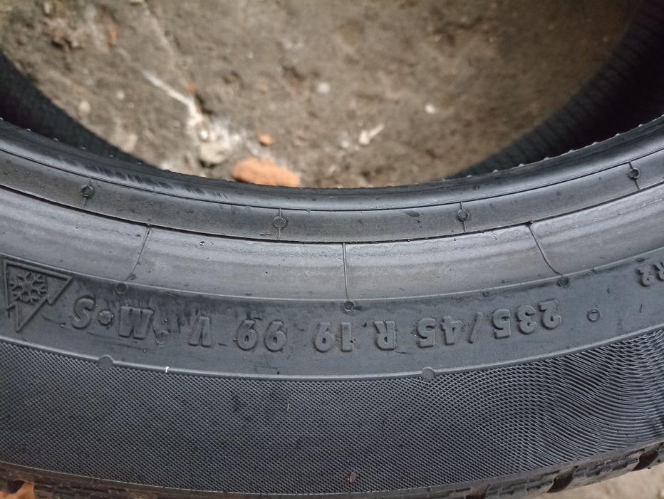 4 anvelope de iarna ca noi Continental 235/45 R19 dot 3221