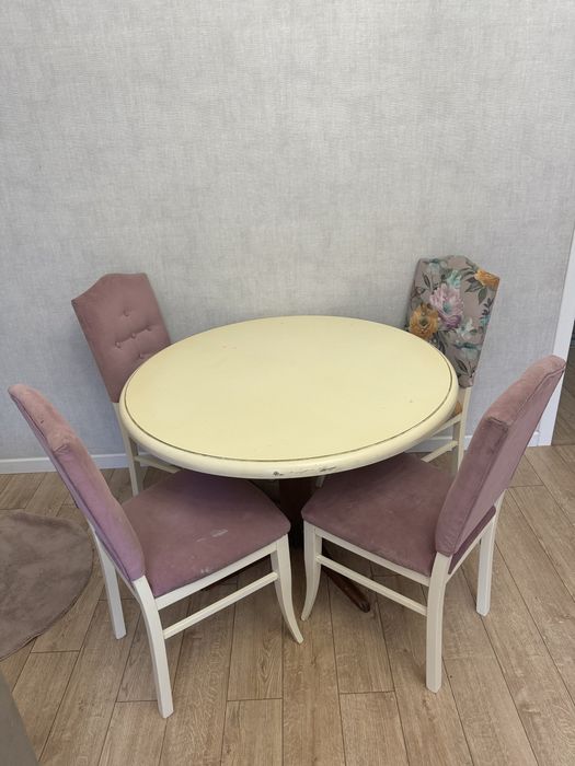 Стол из массива, стулья дерево