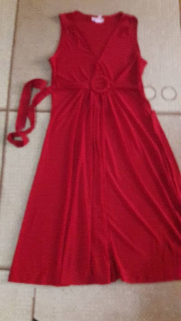 Продам платье красного цвета, стрейч 44-46 размер