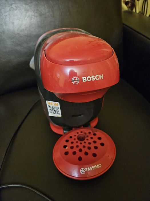 Aparat bauturi calde capsule cafea Bosch Tassimo Happy