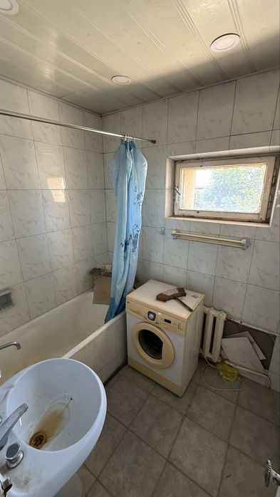 Продается своя квартира на Бадамзаре 2/4/4