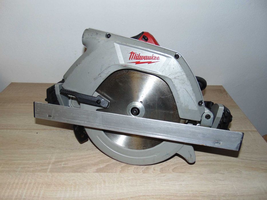 Milwaukee CS 85 CBE circular de mana 2022