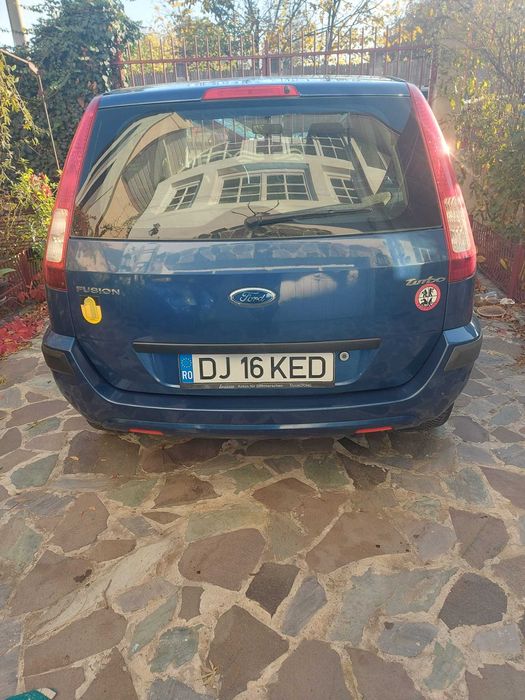 Vand Ford Fusion, motor 1.4 , 2008 , 175000 km reali, bine intretinuta