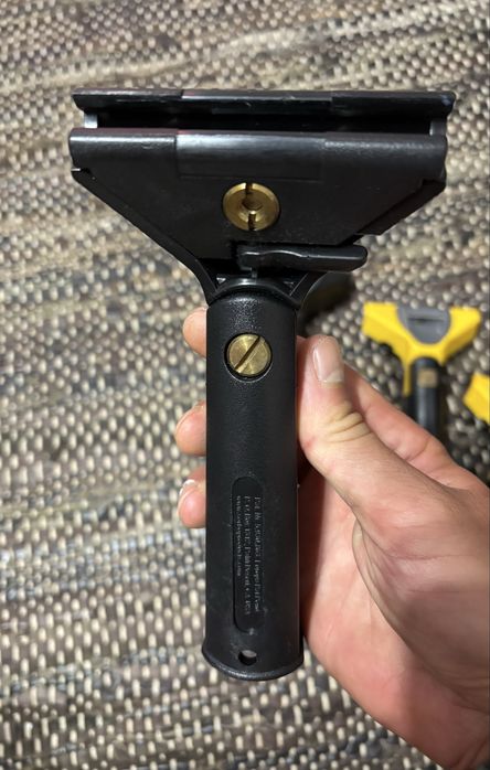 Чистачка за стъкла прозорци дръжка без гума SORBO