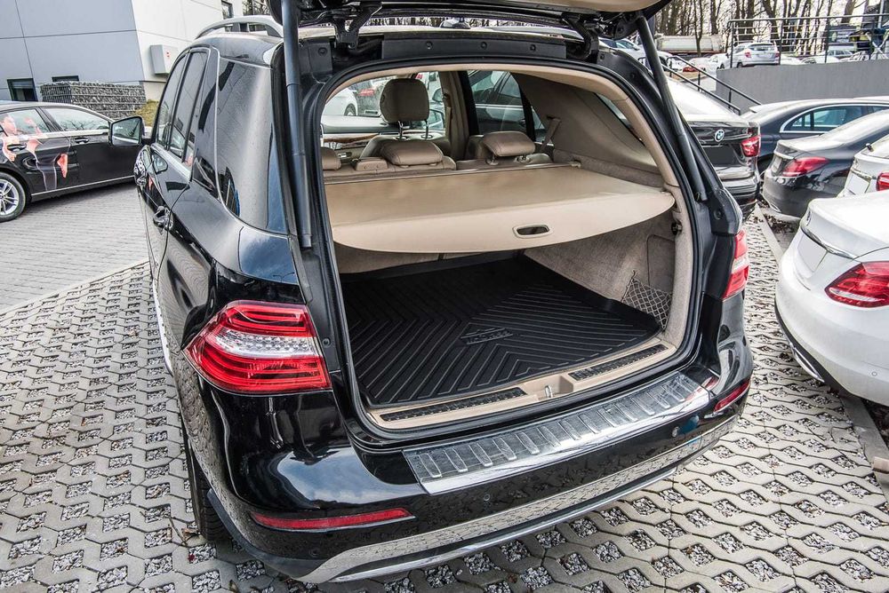 Щора за багажник Mercedes ML W166 2011–2015, бежова, алуминий и PVC