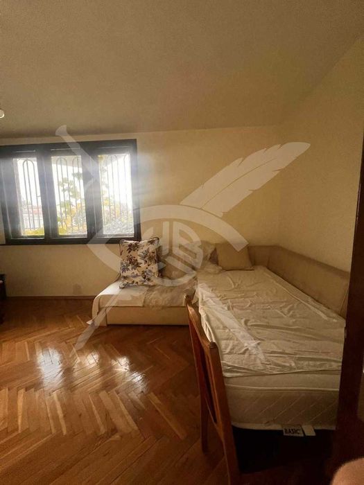 Дава се под наем Четиристаен апартамент в Варна, Автогара - 100 кв.м за 600 € - Снимка #1