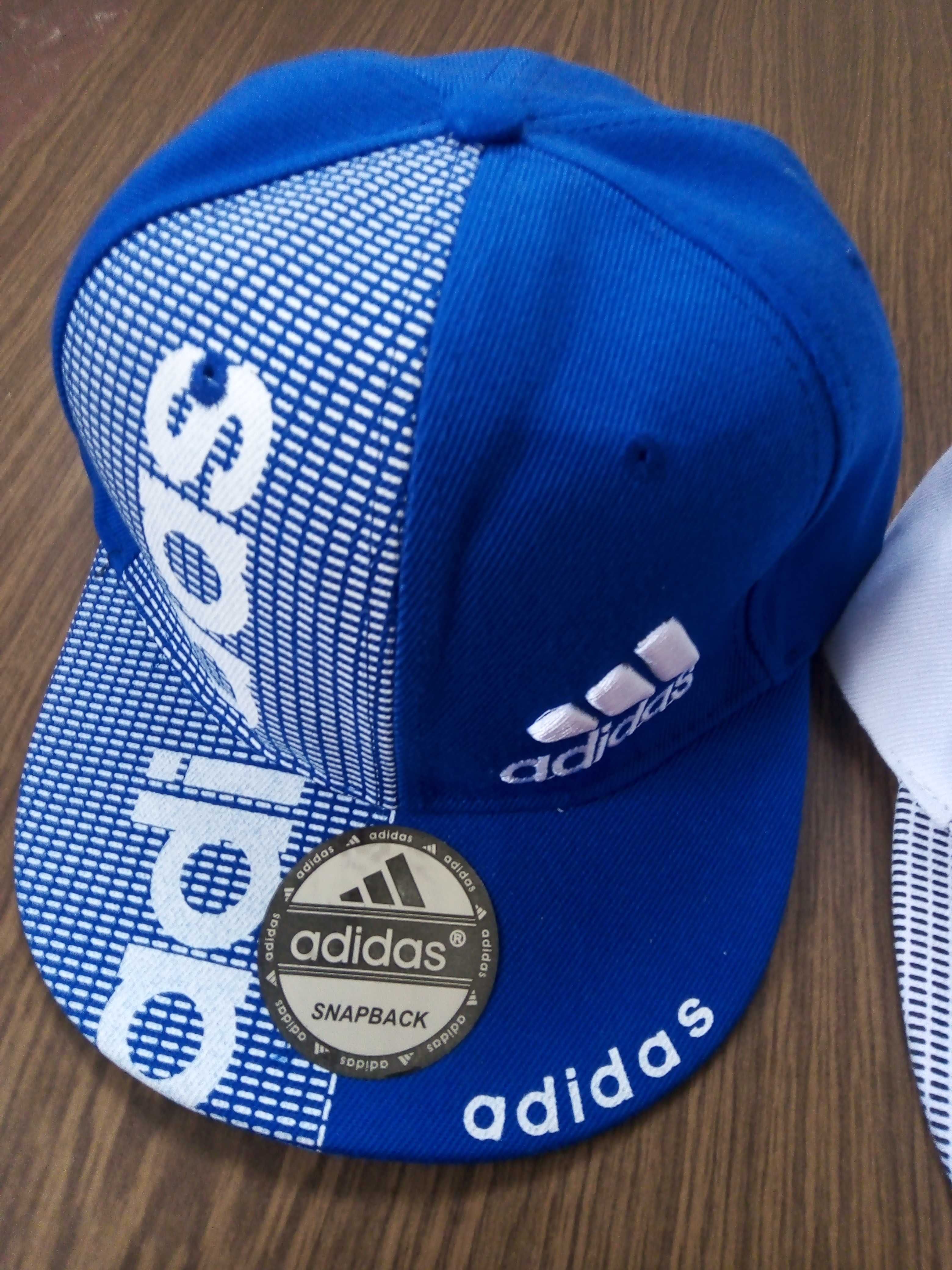 Kрасива шапка  Adidas