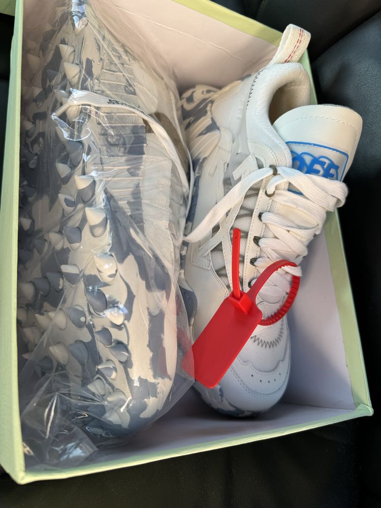 Adidasi Off white odsy