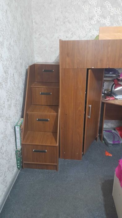 кровать-чердак с системой хранения