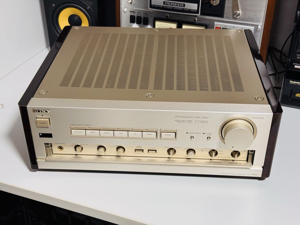 Amplificator Hi-Fi SONY F770ES,MOS-FET-power,champagne,laterale lemn!!