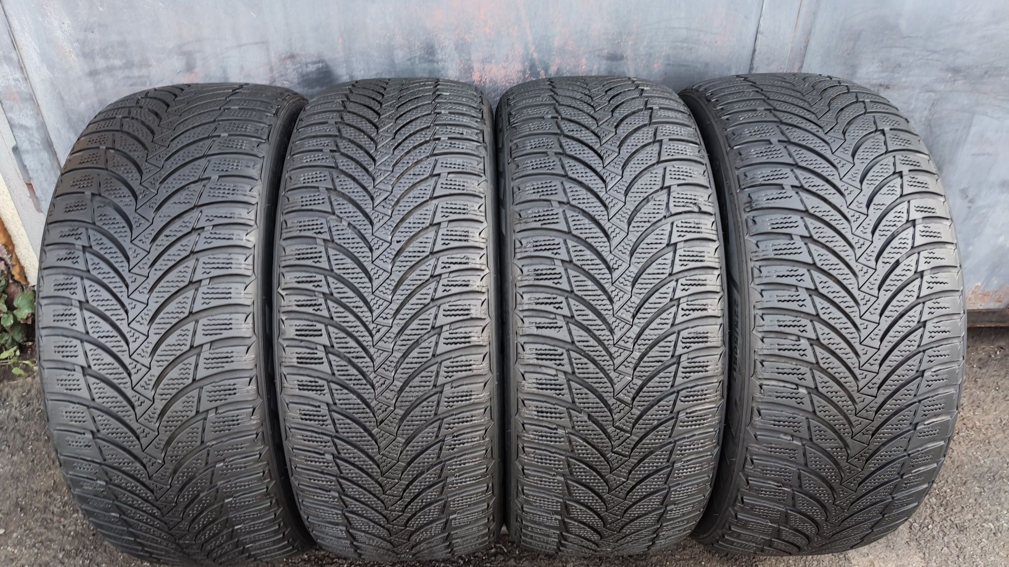 4бр. зимни гуми 225/50/17 Nexen Winguard 
dot22
8.26mm
Добро състояние